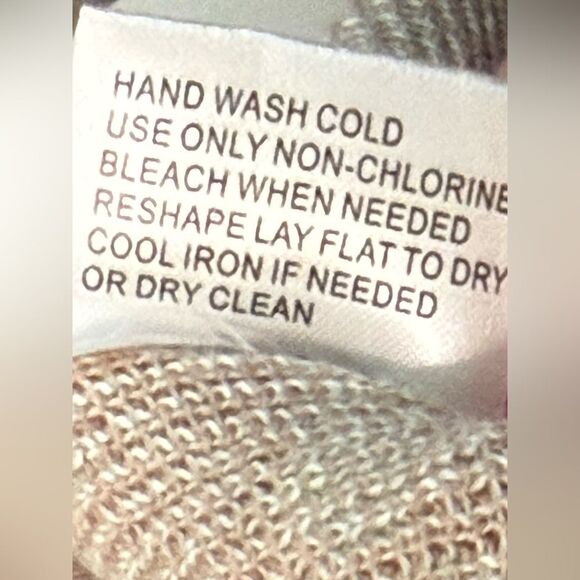 ShuShu Soft Floral Knit Dress with Belt, NWOT, Size Medium - Picture 7 of 7